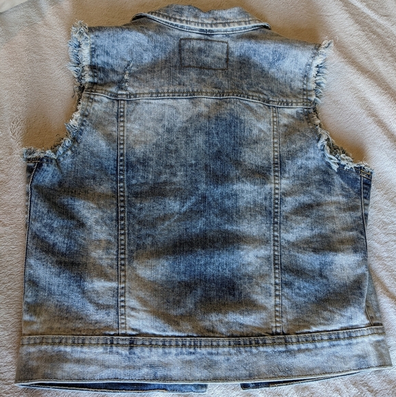 Bershka Distressed Light Wash Collared Crop Denim Vest Size M - Picture 4 of 10